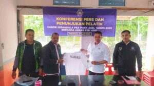 Pengurus Askab PSSI Aceh Selatan secara resmi menunjuk AKP Fajriadi, SH sebagai pelatih cabor sepak bola untuk Pra PORA 2025. (Foto: Ist)